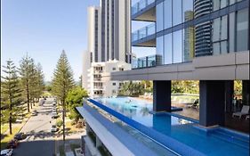 Beautiful Ocean View Apartment Signature Broadbeach
